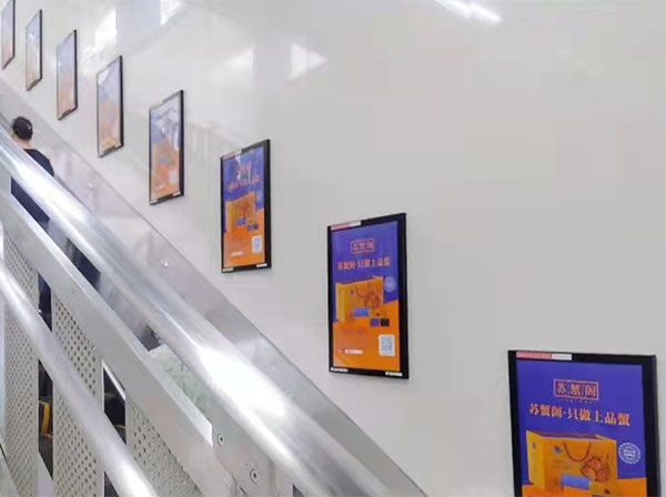 北京地铁扶梯侧墙灯箱/海报广告刊例价格